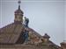 arreglando el tejado de la iglesia,octubre de 2004