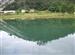 Foto del río Deva reflejando monte de Molleda